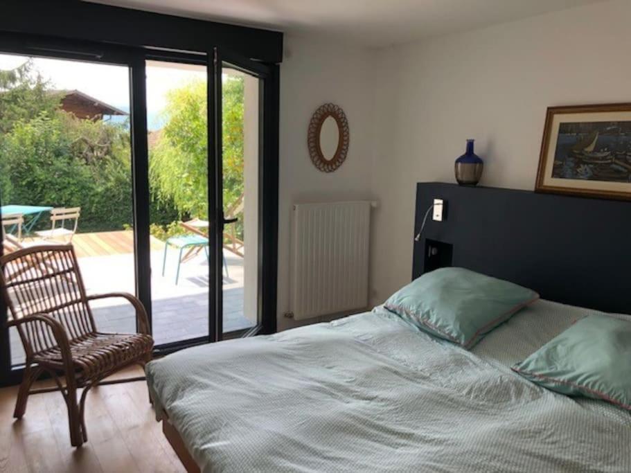Maison De Vacances 220M2 Vue Lac Et Chateau 芒通-圣贝尔纳 外观 照片