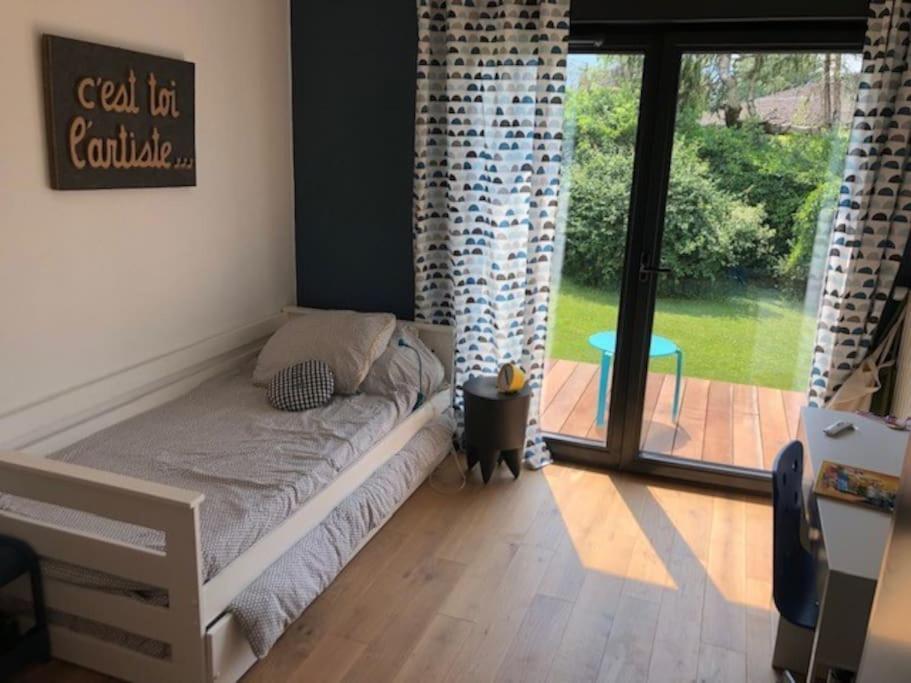 Maison De Vacances 220M2 Vue Lac Et Chateau 芒通-圣贝尔纳 外观 照片
