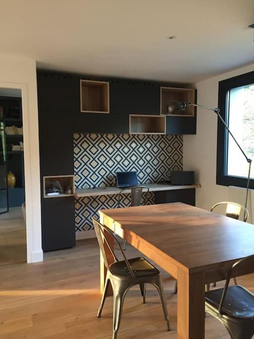 Maison De Vacances 220M2 Vue Lac Et Chateau 芒通-圣贝尔纳 外观 照片