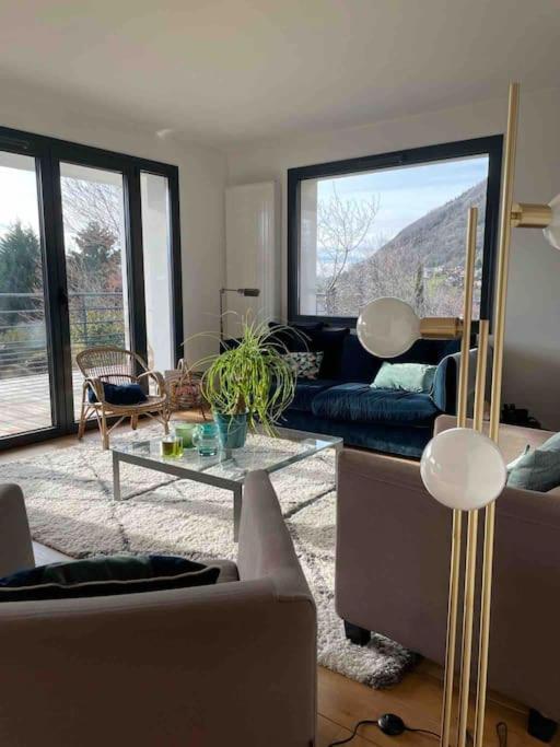 Maison De Vacances 220M2 Vue Lac Et Chateau 芒通-圣贝尔纳 外观 照片